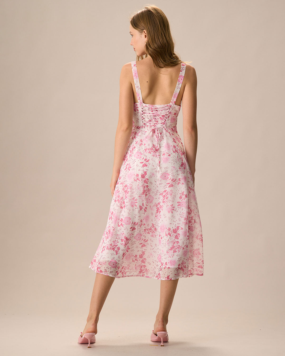 Vestido midi Roze con escote cuadrado, estampado de flores y ruffles