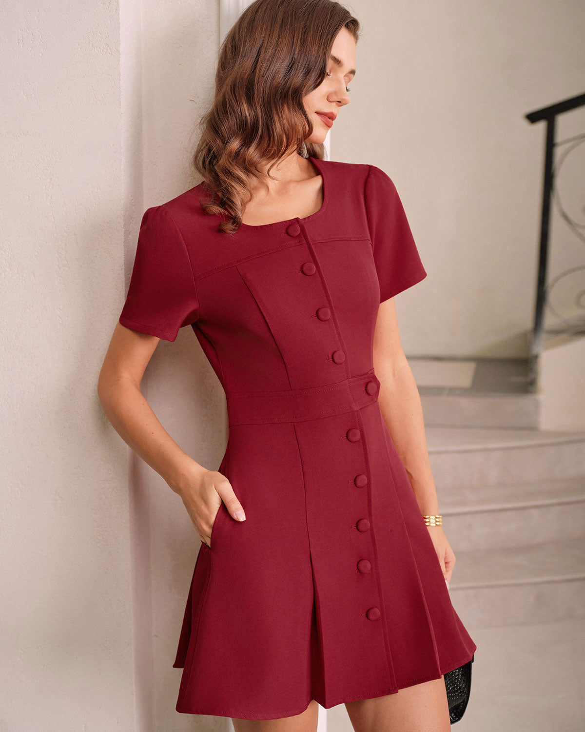 Vestido mini de corte A con escote en U